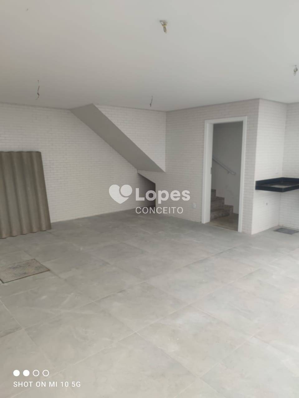 Casa à venda com 2 quartos, 100m² - Foto 8