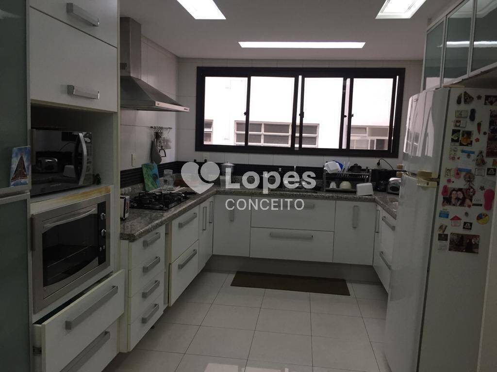 Apartamento à venda com 3 quartos, 213m² - Foto 3