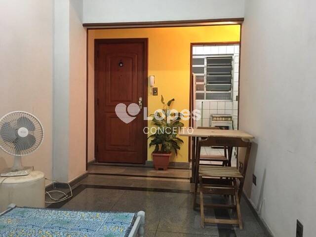 Apartamento à venda com 1 quarto, 50m² - Foto 2