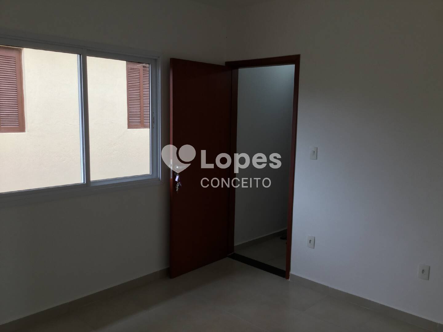 Casa à venda com 2 quartos, 50m² - Foto 2