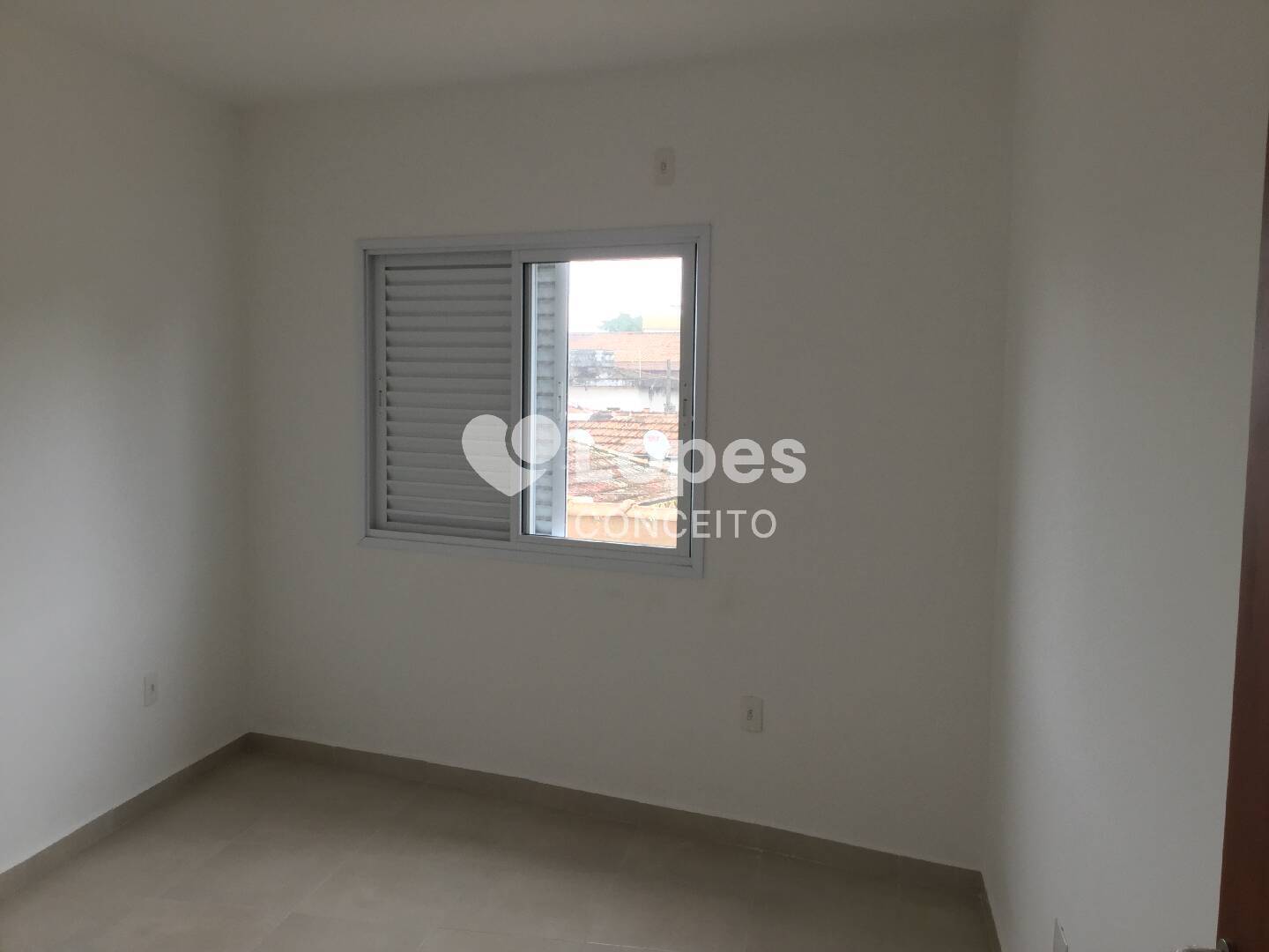 Casa à venda com 2 quartos, 50m² - Foto 4