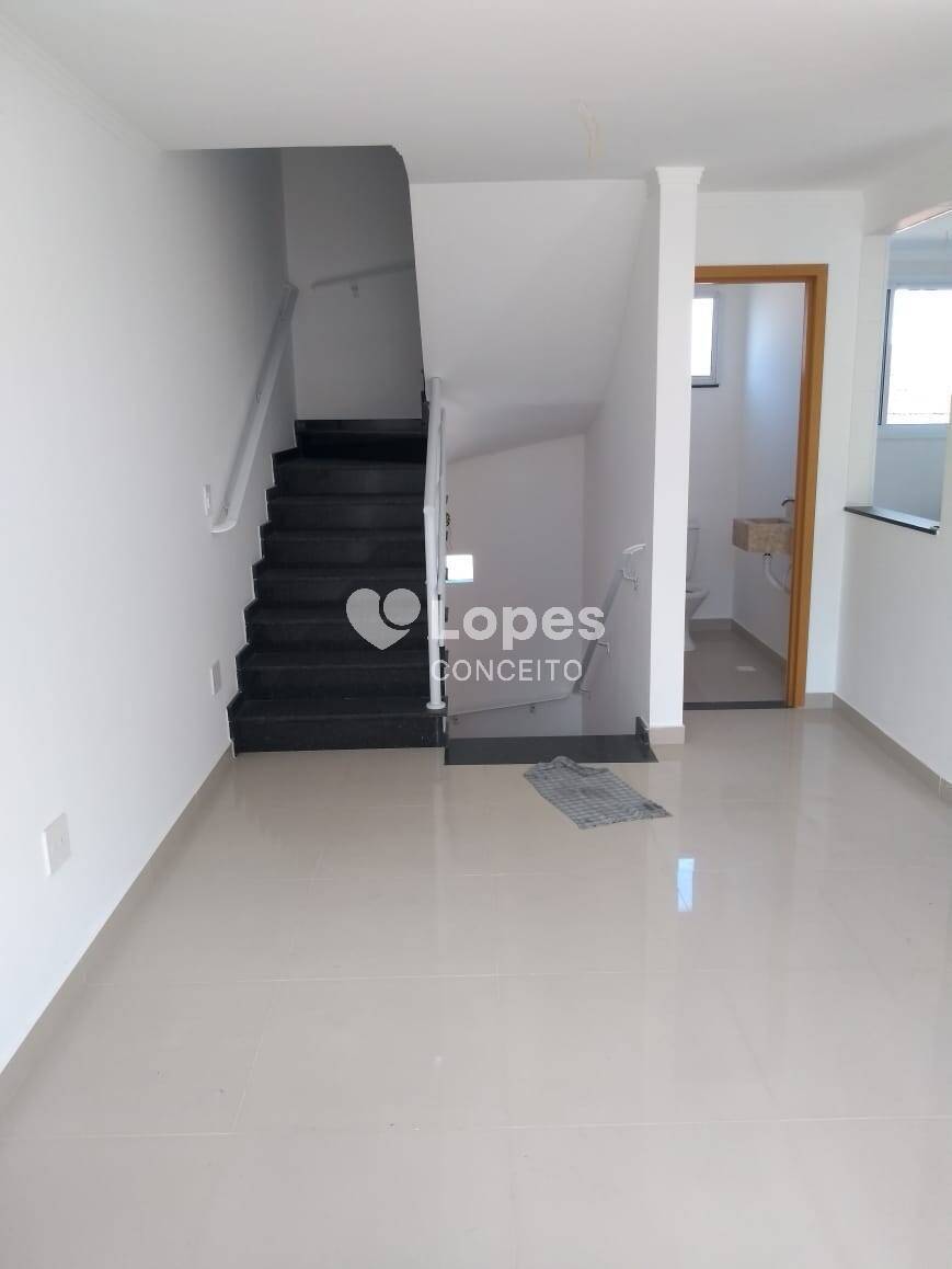 Casa à venda com 3 quartos, 130m² - Foto 1