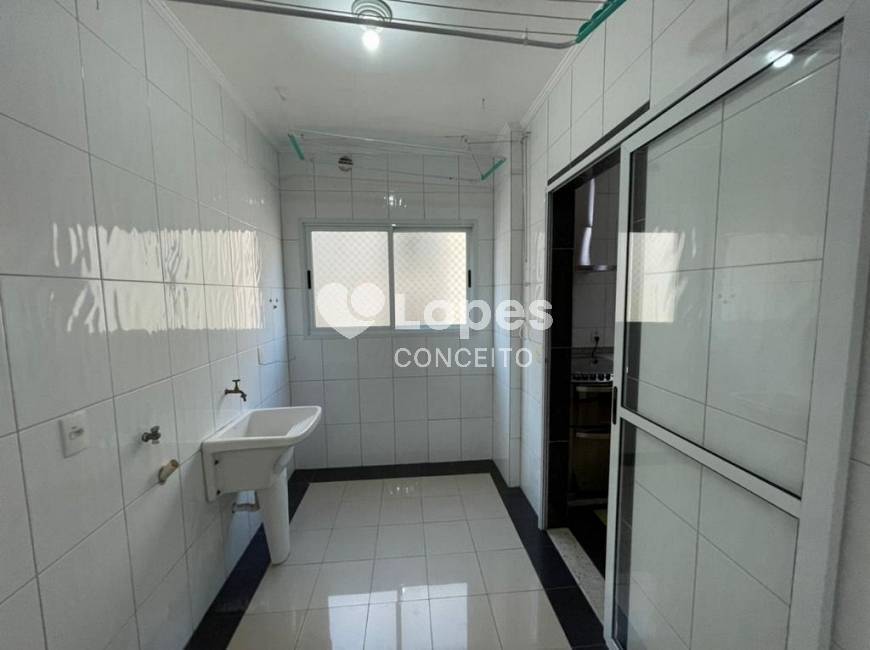 Apartamento para alugar com 3 quartos, 101m² - Foto 17