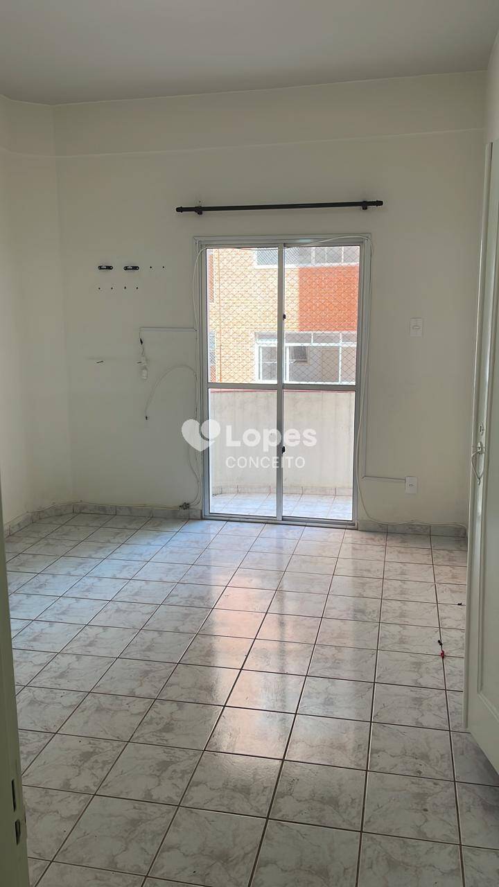 Apartamento para alugar com 2 quartos, 68m² - Foto 12