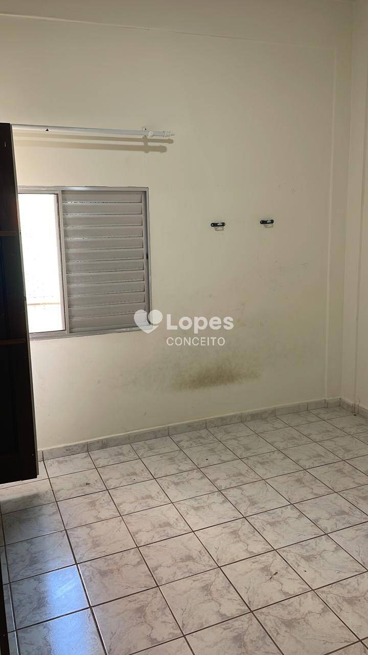 Apartamento para alugar com 2 quartos, 68m² - Foto 15