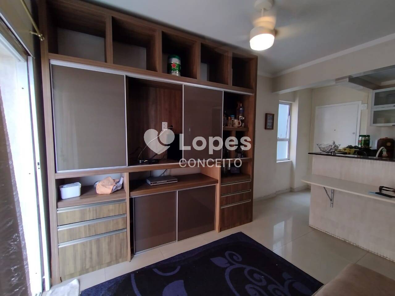 Apartamento à venda com 2 quartos, 70m² - Foto 1