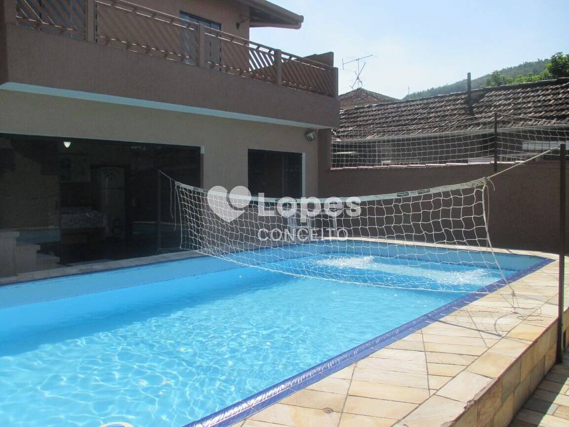 Casa à venda com 4 quartos, 350m² - Foto 2