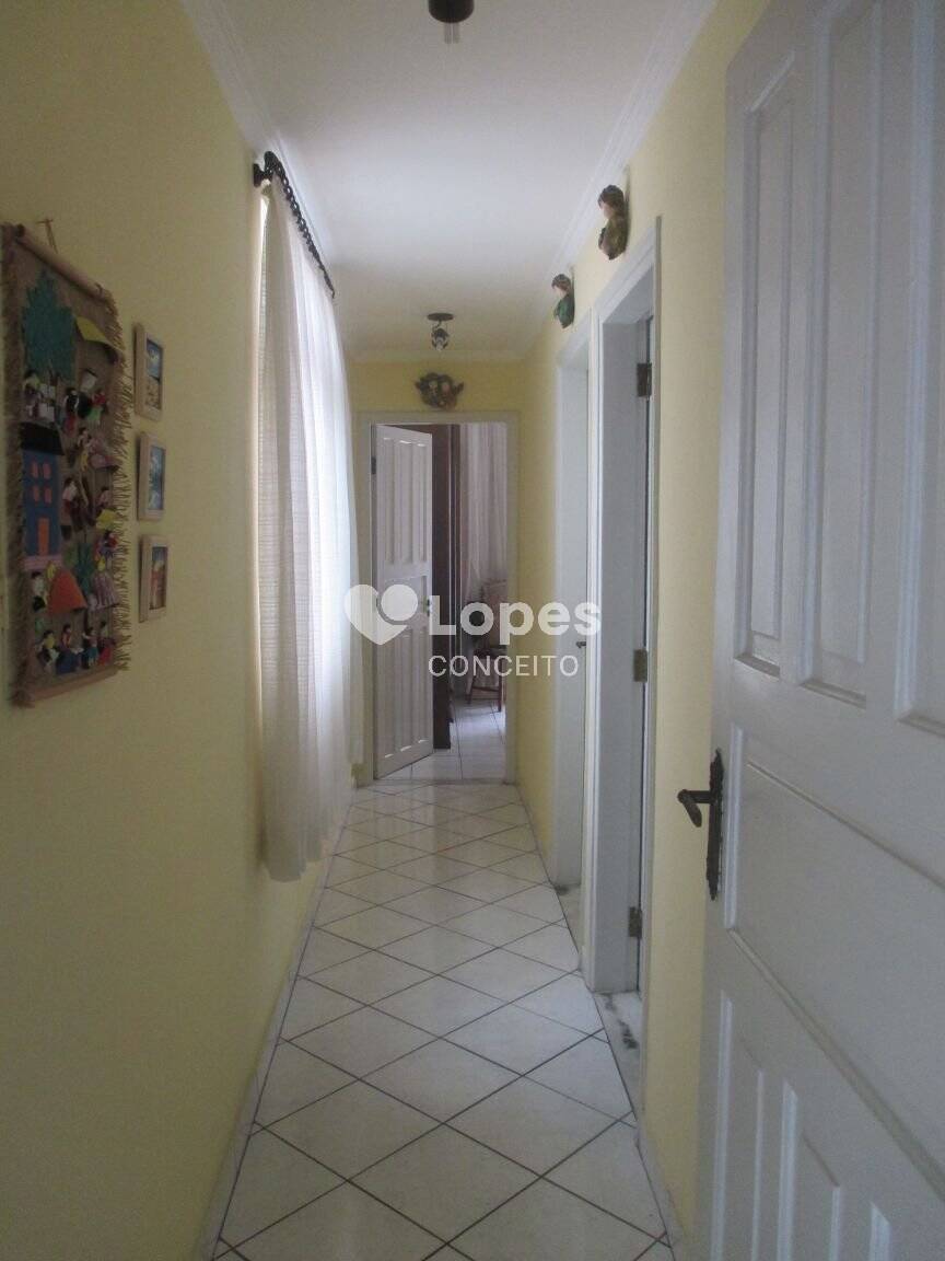 Casa à venda com 4 quartos, 350m² - Foto 19