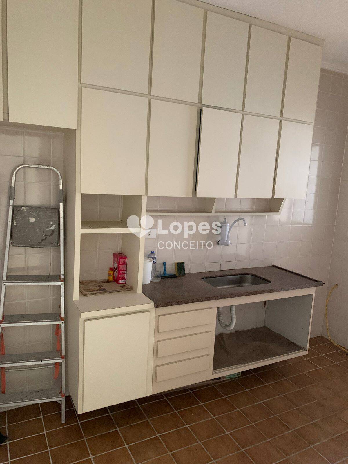 Apartamento à venda com 2 quartos, 70m² - Foto 3