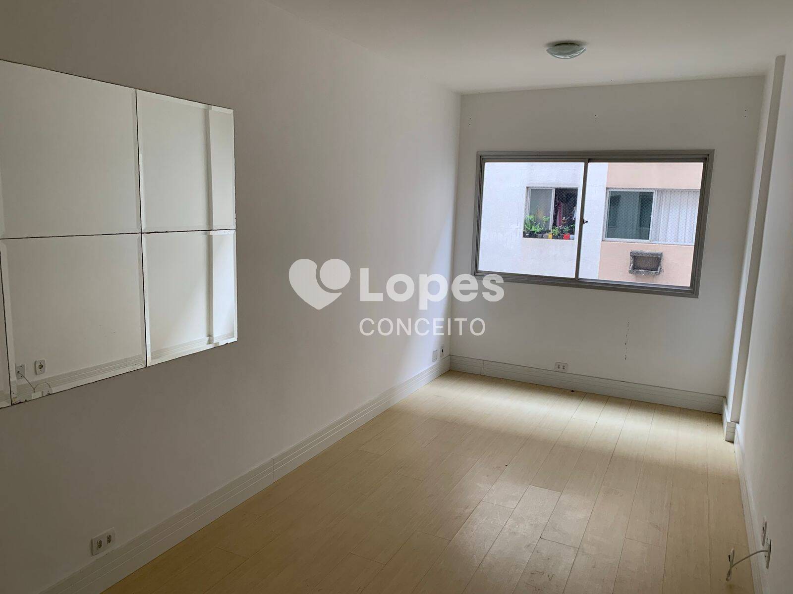 Apartamento à venda com 2 quartos, 70m² - Foto 1