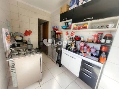 Apartamento à venda com 2 quartos, 62m² - Foto 4