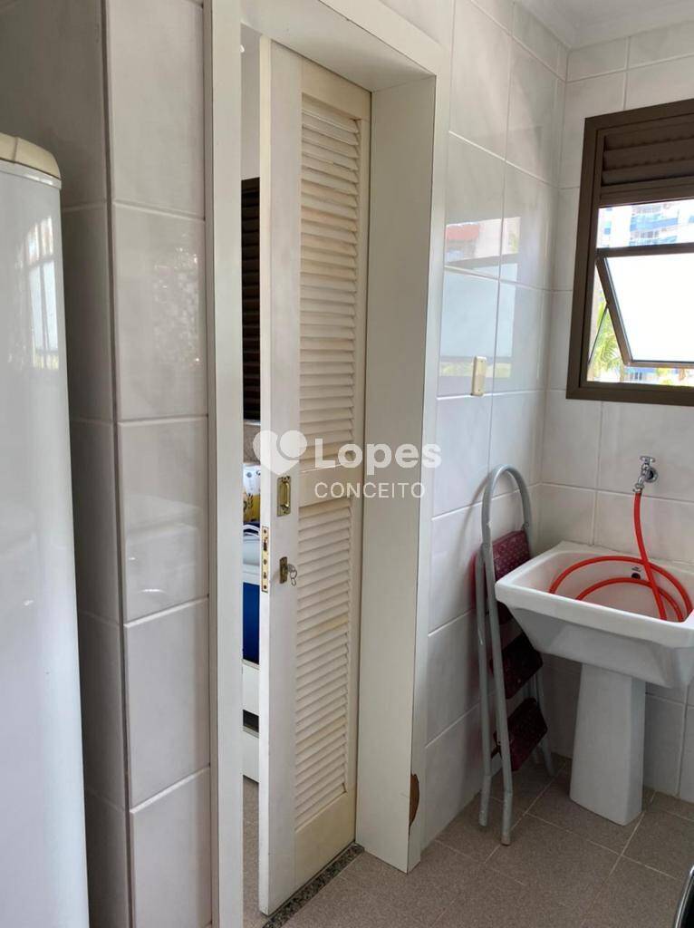 Apartamento à venda com 4 quartos, 225m² - Foto 21