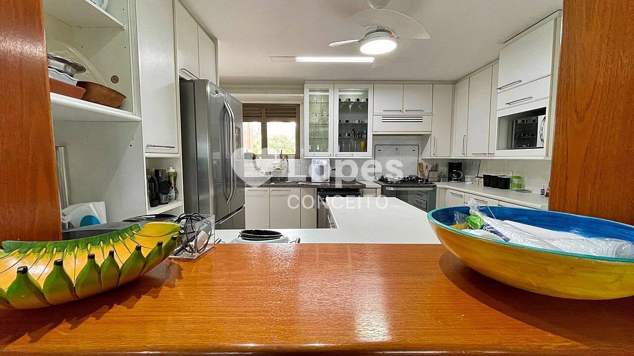 Apartamento à venda com 4 quartos, 225m² - Foto 32