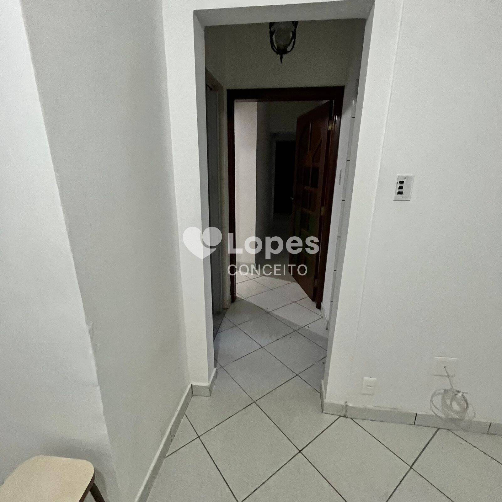 Apartamento à venda com 2 quartos, 69m² - Foto 2