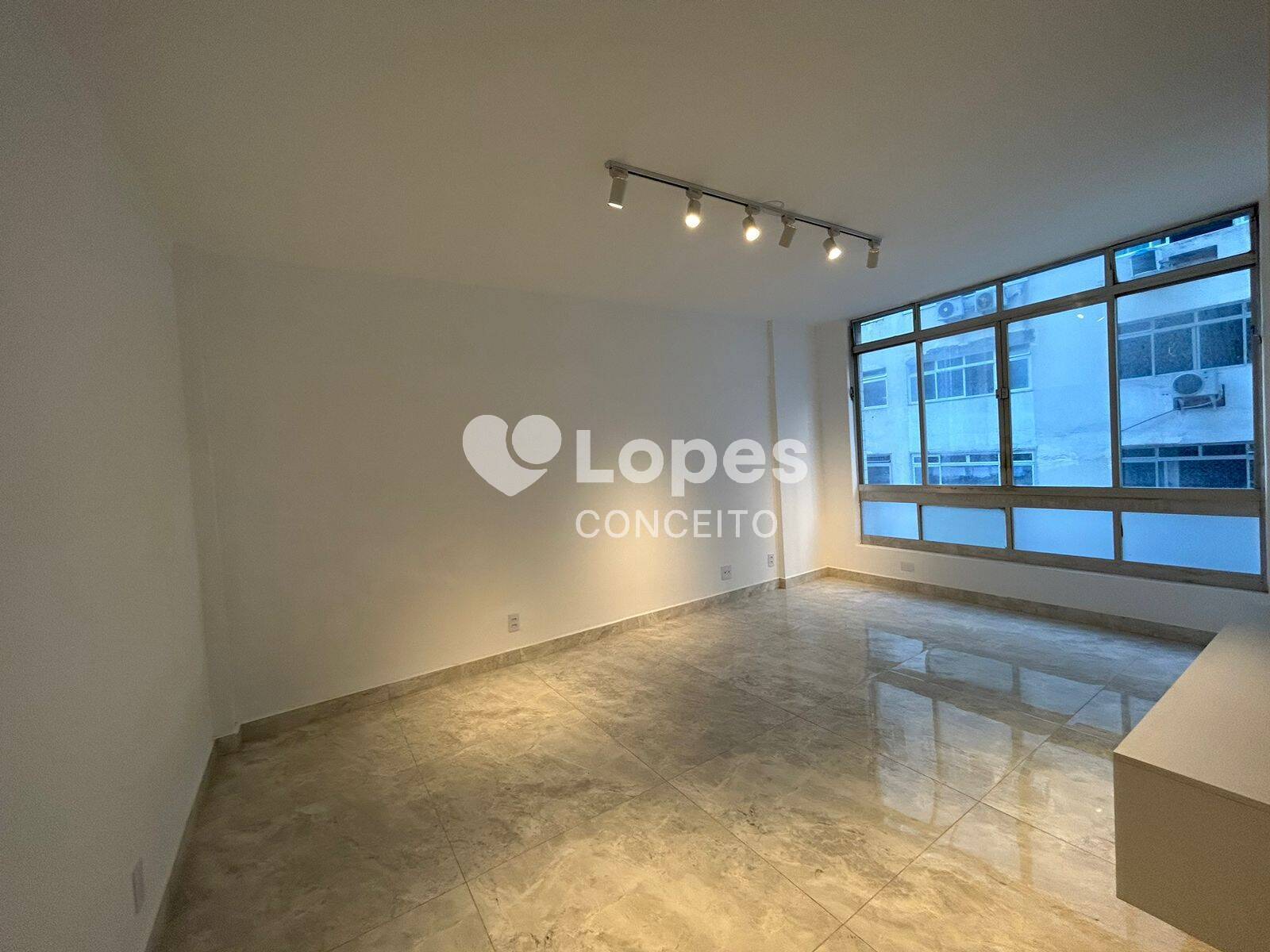 Apartamento à venda com 2 quartos, 110m² - Foto 11