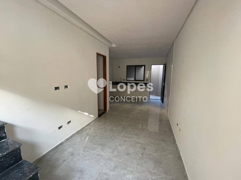 Casa à venda com 2 quartos, 57m² - Foto 4