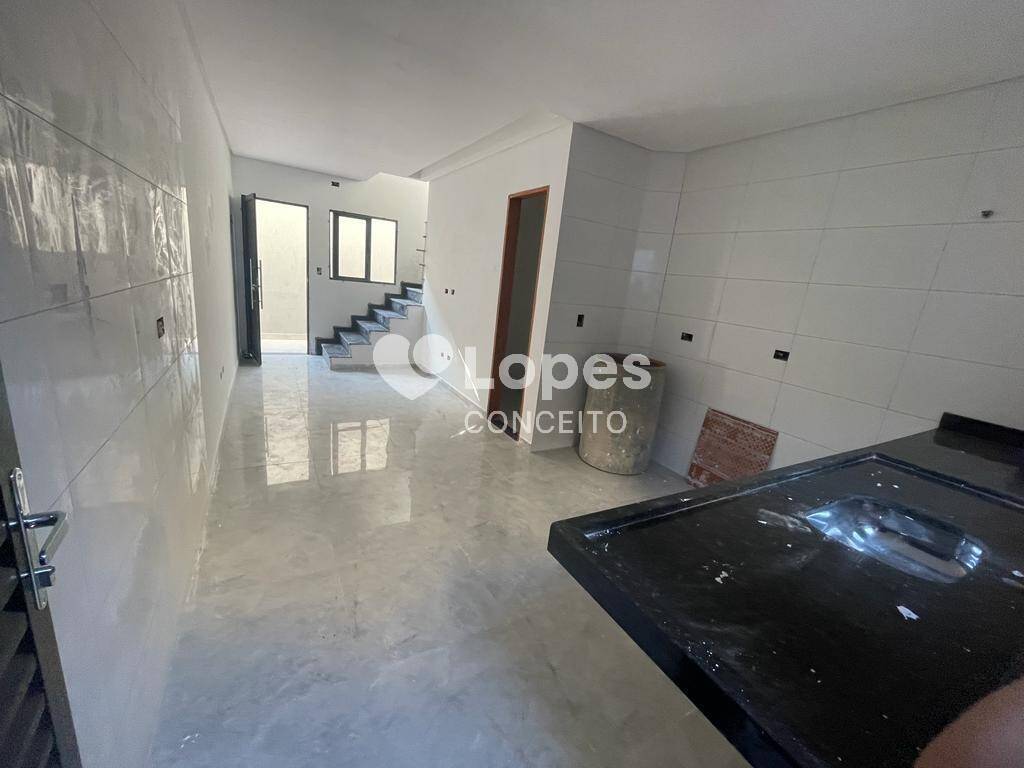 Casa à venda com 2 quartos, 57m² - Foto 2