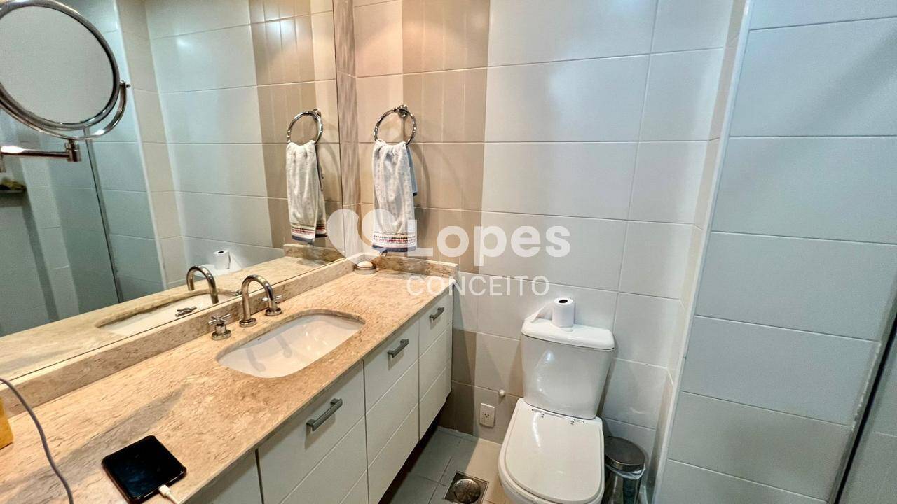 Apartamento à venda com 3 quartos, 222m² - Foto 18