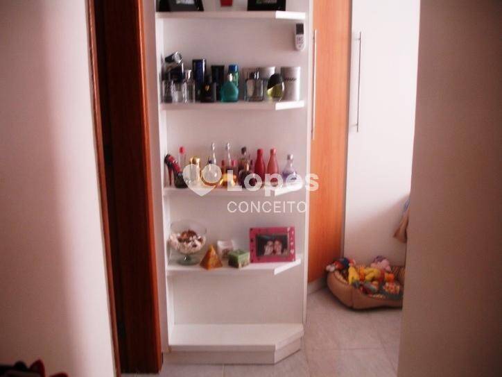 Apartamento à venda com 2 quartos, 62m² - Foto 18